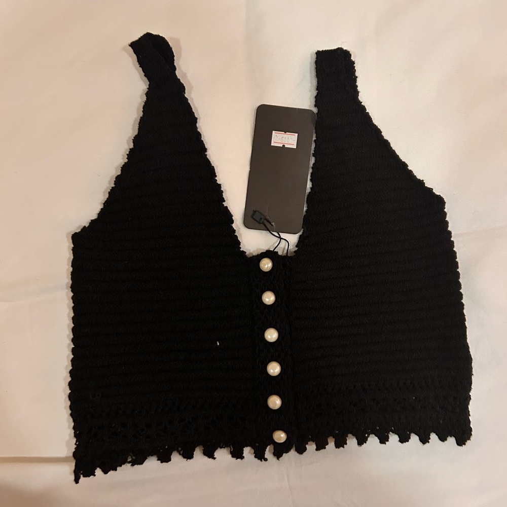 Cropped crochet black top